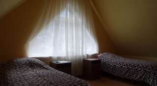 Хостел Красная Поляна Красная Поляна Односпальная кровать в общем двухместном номере с видом на горы-3